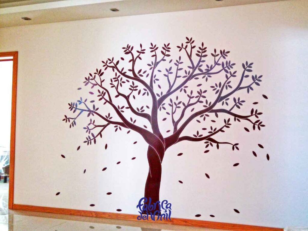 Vinilo Árbol Pared representa aspectos familiares en cada una de las partes: Tronco: Estabilidad emocional y seguridad de los miembros de la familia. Copa: Sueños, ilusiones de los integrantes de la familia. Ramas: Fuertes relaciones entre los integrantes.